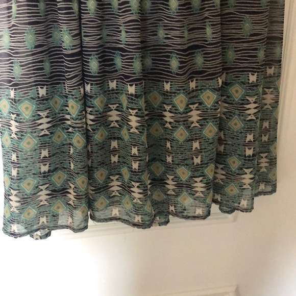 Women’s flowy open back dress - Picture 3 of 4